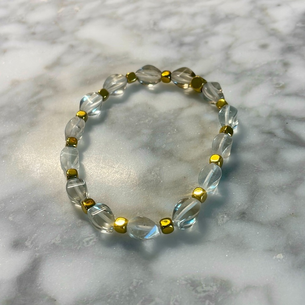 Clear quartz & gold hematite bracelet